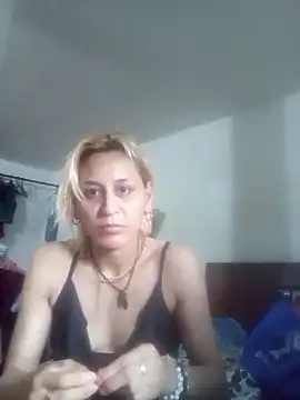 Snapshot of ariana_crazzy chatting on February 2026 09:24:02 PM ariana crazzy online show from February 2026 09:24:02 PM