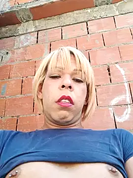 blondebitchlitle online show from February 2025 02:00:02 PM