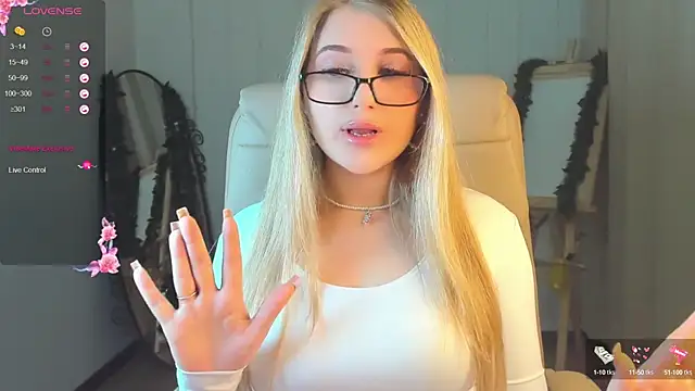 Evacadooo online show from December 2024 05:34:01 AM