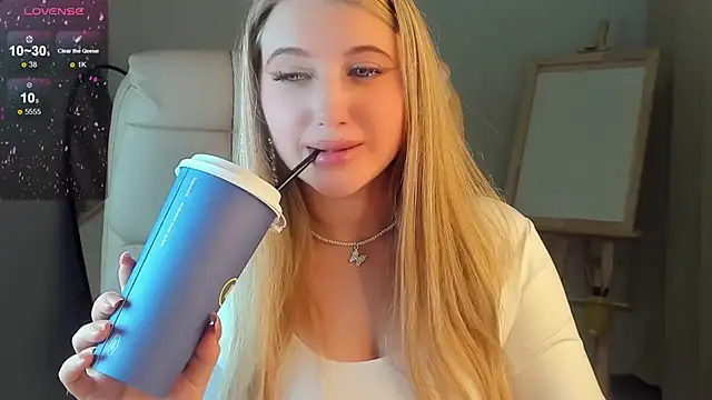 Evacadooo online show from January 2025 05:42:02 AM