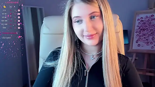 Evacadooo online show from March 2025 02:59:02 AM