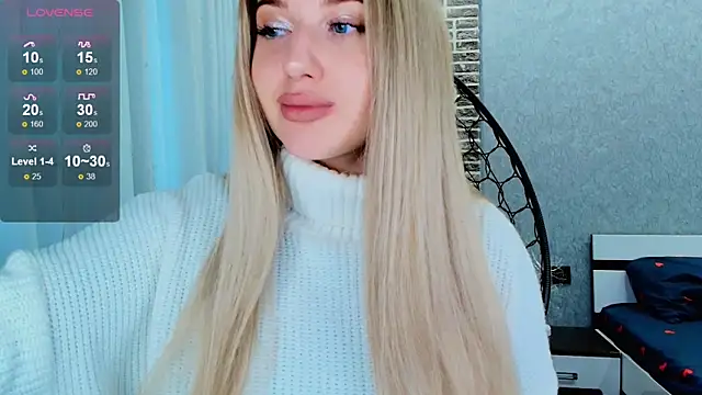 Evacadooo online show from October 2025 03:56:02 AM