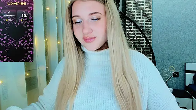 Evacadooo online show from November 2025 01:30:02 AM