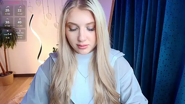 Evacadooo online show from March 2026 02:35:02 AM