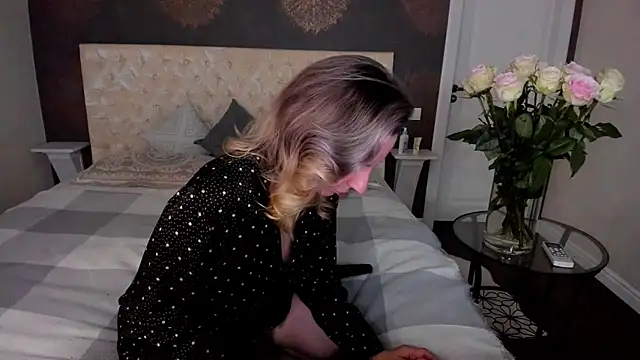 Snapshot of AllisonWilliams chatting on October 2025 04:57:02 PM AllisonWilliams online show from October 2025 04:57:02 PM