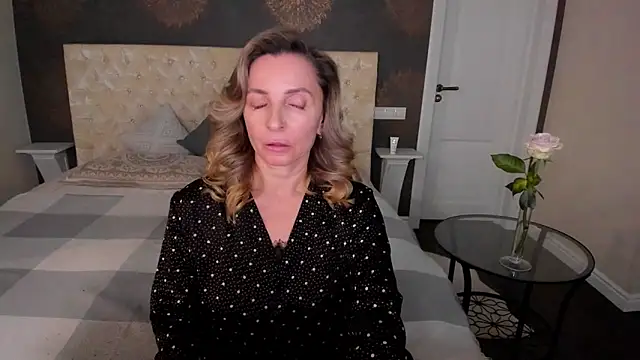 Snapshot of AllisonWilliams chatting on October 2025 04:41:01 PM AllisonWilliams online show from October 2025 04:41:01 PM