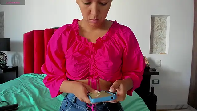 Violeta Roa online show from February 2025 01:09:02 PM