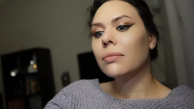 MollyCheiz online show from December 2024 02:32:01 AM