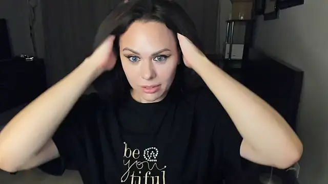 MollyCheiz online show from September 2025 10:32:01 PM