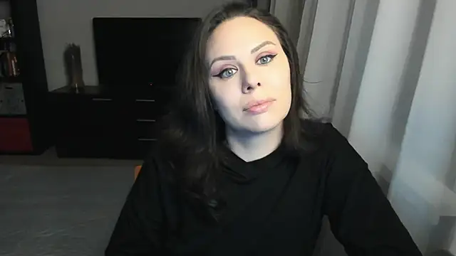 MollyCheiz online show from November 2025 04:24:01 PM