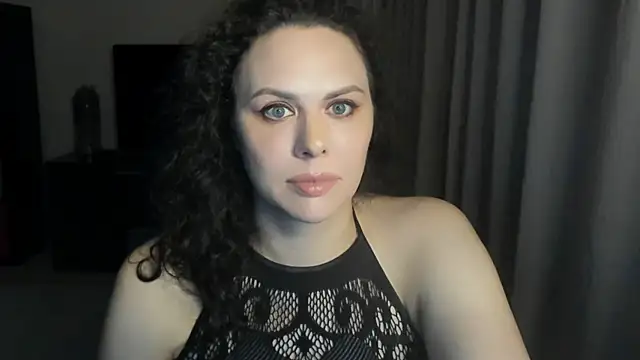 MollyCheiz online show from June 2026 09:23:01 PM