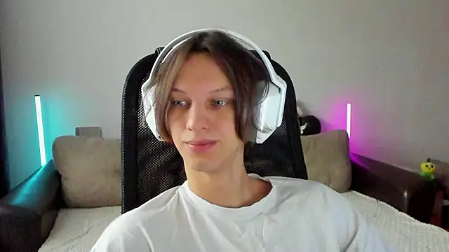 Ostin meow online show from February 2026 07:01:01 AM