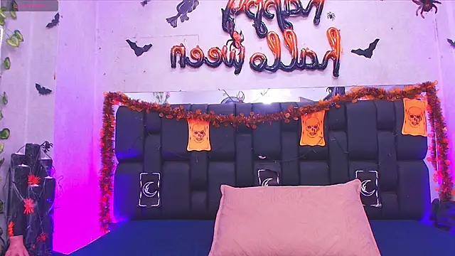 Snapshot of canela_oss chatting on October 2025 11:57:02 AM canela oss online show from October 2025 11:57:02 AM