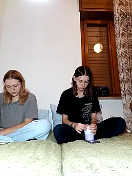 ella grays online show from October 2025 06:20:01 PM