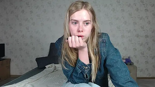 Snapshot of sofiaa_here chatting on May 2026 11:56:01 PM sofiaa here online show from May 2026 11:56:01 PM