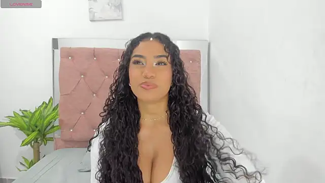 Snapshot of Abby_Moss2 chatting on January 2025 08:21:02 PM Abby Moss2 online show from January 2025 08:21:02 PM