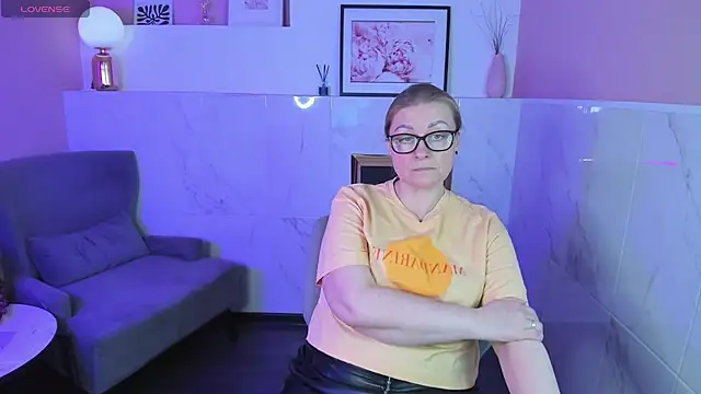 AlexandraKind online show from February 2025 11:44:02 AM