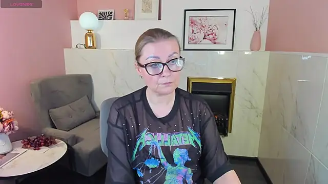 AlexandraKind online show from February 2025 12:56:01 PM