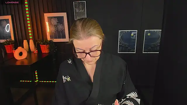 AlexandraKind online show from March 2025 08:38:02 PM