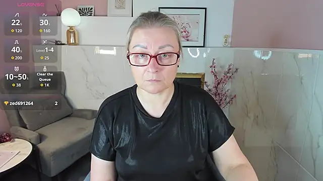 AlexandraKind online show from September 2025 01:44:02 PM