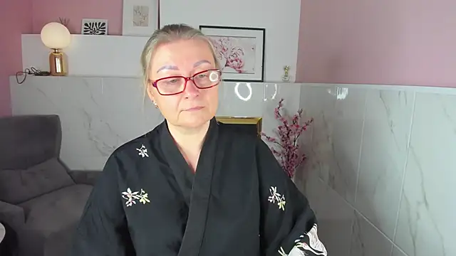 AlexandraKind online show from October 2025 01:45:02 PM