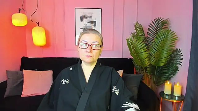 AlexandraKind online show from October 2025 01:43:02 PM