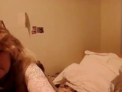 housewife shantie online show from March 2026 07:49:02 AM