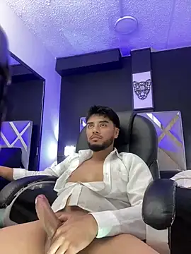 Tommidubois online show from January 2025 09:13:02 AM