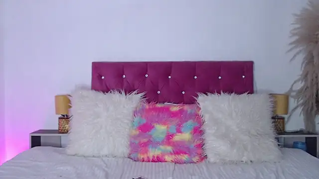 alinakiss online show from January 2025 08:25:01 AM