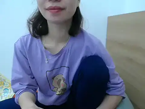 Snapshot of HotQueen chatting on January 2025 03:45:01 AM HotQueen online show from January 2025 03:45:01 AM