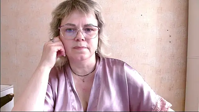 Snapshot of sweetsunset11 chatting on May 2026 01:10:02 PM sweetsunset11 online show from May 2026 01:10:02 PM