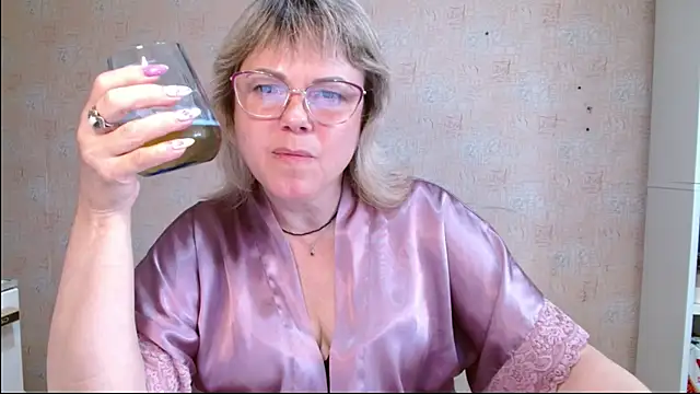 Snapshot of sweetsunset11 chatting on June 2026 03:36:01 PM sweetsunset11 online show from June 2026 03:36:01 PM