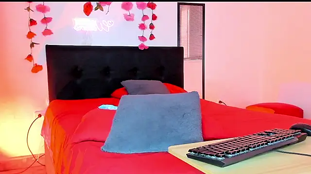 AlanaParker6  online show from December 2024 02:31:02 PM