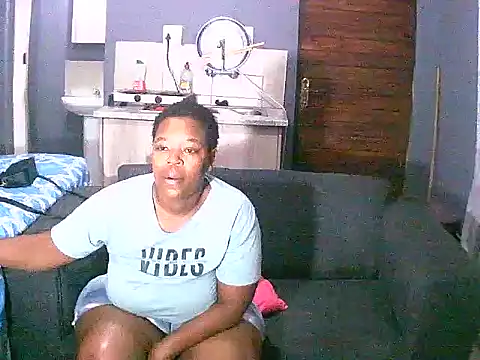 Snapshot of curvyloneah75 chatting on December 2024 07:08:02 PM curvyloneah75 online show from December 2024 07:08:02 PM