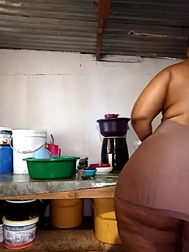 Snapshot of curvyloneah75 chatting on November 2025 06:03:02 AM curvyloneah75 online show from November 2025 06:03:02 AM