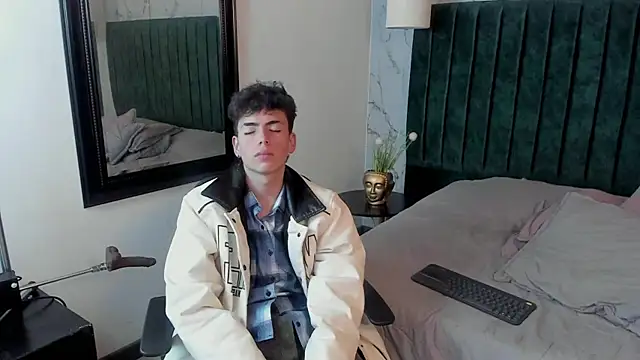 MattiDeLuca online show from February 2025 05:48:01 PM