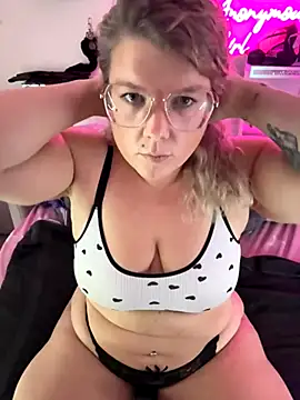 CurvyAnonymousGirl89 online show from November 2025 04:13:02 PM