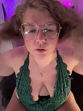 CurvyAnonymousGirl89 online show from February 2026 05:07:02 PM