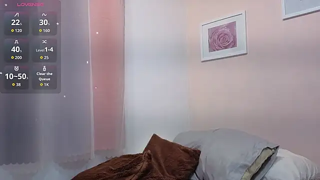 ZoeSmith6 online show from October 2025 01:34:01 PM