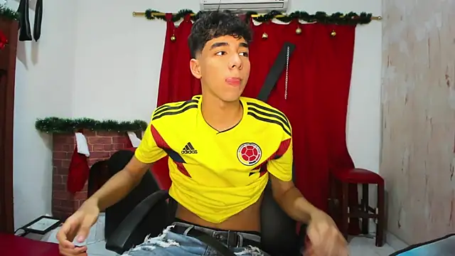 Harry LatinBoy online show from December 2024 07:57:01 PM