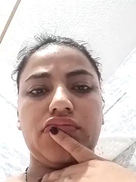 Naomy veracruz  online show from November 2025 10:41:02 AM