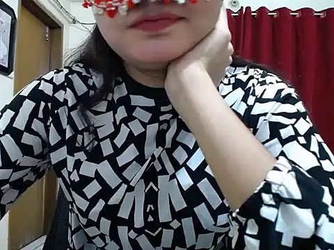Snapshot of taisina chatting on January 2025 10:44:01 PM taisina online show from January 2025 10:44:01 PM
