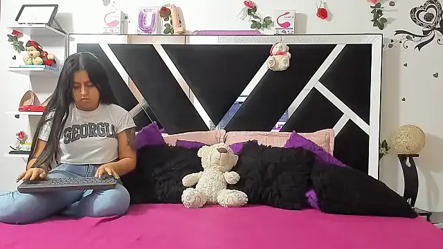 abby eemily online show from September 2025 12:05:01 PM