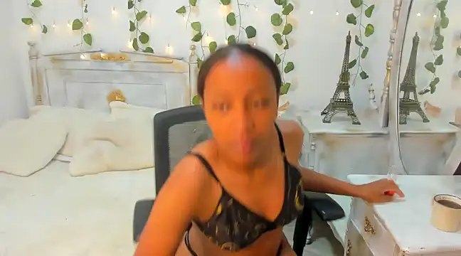 sophy  jones  online show from January 2025 01:11:01 PM