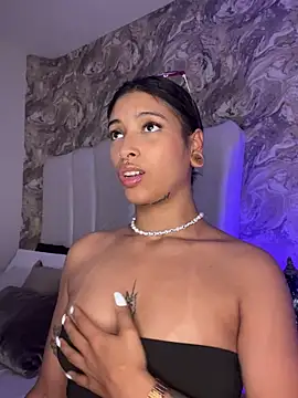 LollaByer online show from January 2025 01:23:01 AM