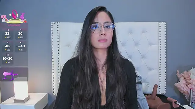 Julia Martinez  online show from September 2025 11:34:02 AM
