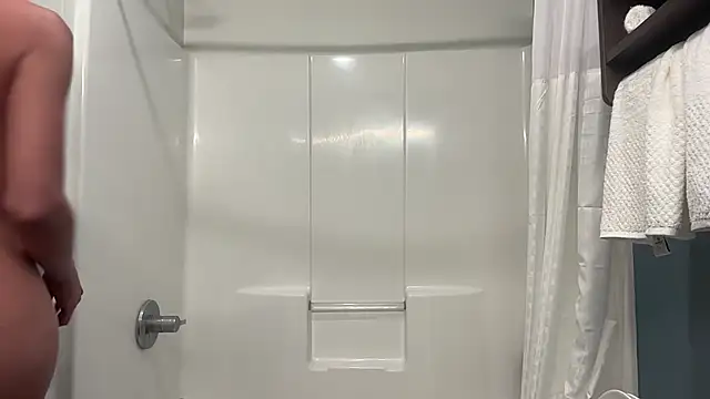 emilyrod01 online show from December 2024 07:00:01 PM