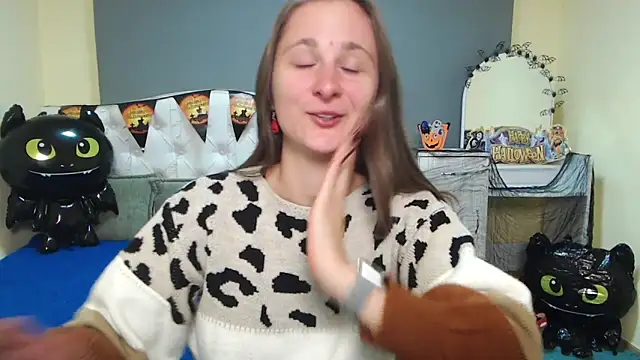 MichelLeee online show from October 2025 12:18:02 PM