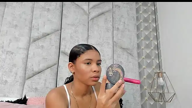 AshleyHill2 online show from December 2025 04:40:02 AM