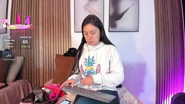 Ella Rousse online show from November 2025 02:24:02 PM